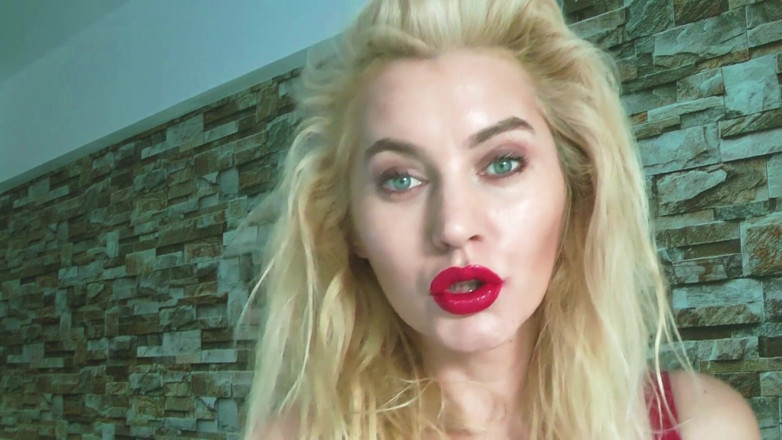 Goddess Celine: Bibir berkilat &amp; latihan besar