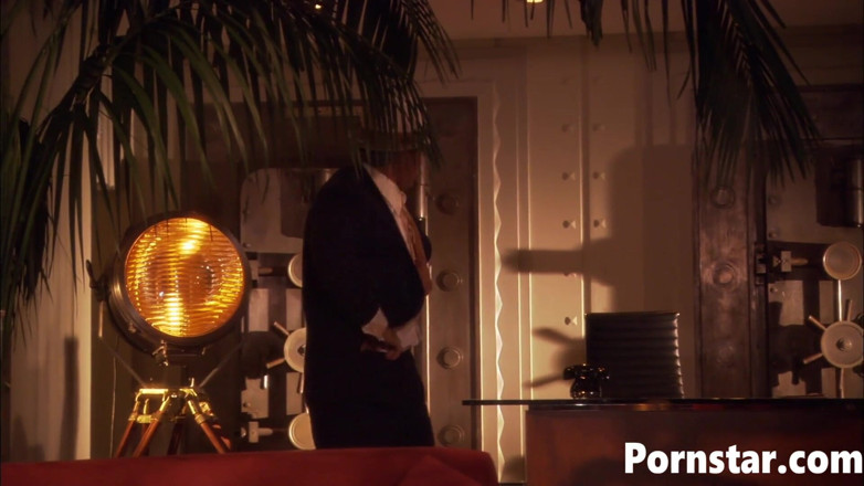 Pornstars: La splendida Felix Vicious fa un deepthroat e viene scopata...