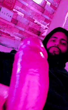Camilo Brown: Cyberpunk ngocok intens! Kontolku terlihat sangat lezat saat ini.