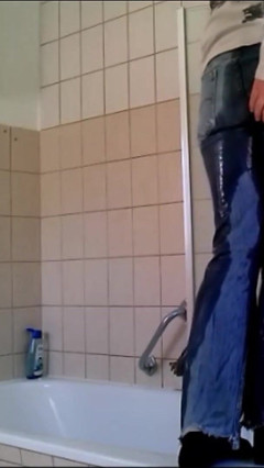 Yasmin Squirt Durch Jeans! Mess Explosion thumbnail