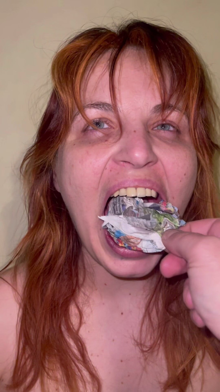 Elena917: Krantenknevel pov - vullen, slaan, opnemen