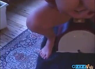 Zizi Vids: Quelle cowgirl mature à forte poitrine