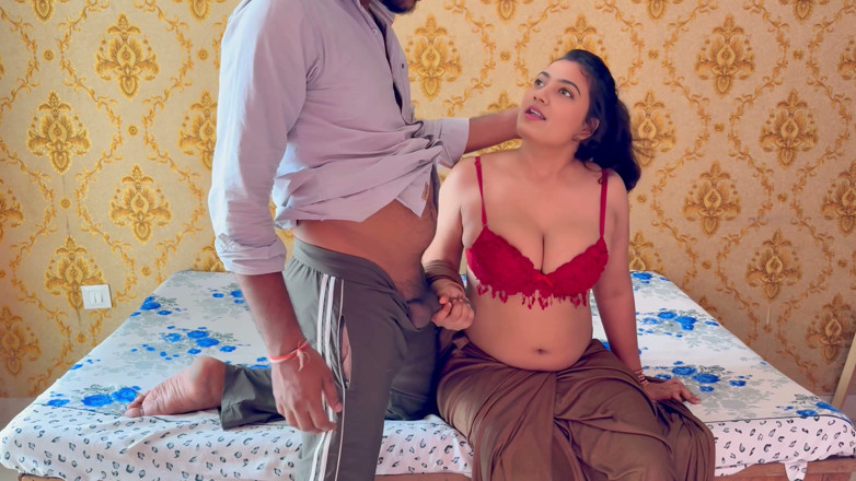 Hotty_ragini: Stepmom Wear Sexy Saree Alone in the House, Stepdad Go...