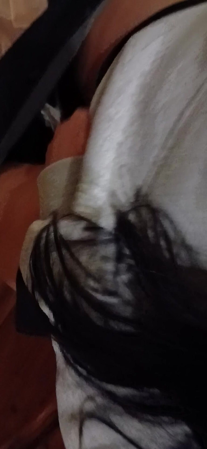 Lesbian-candys: Nós nos masturbamos arriscadamente no corredor da universidade