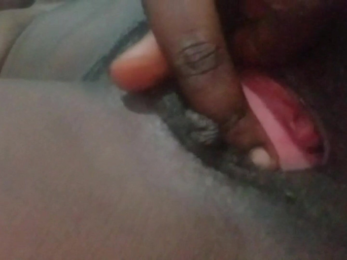Barqueen: Mira mis videos masturbándose mixtape