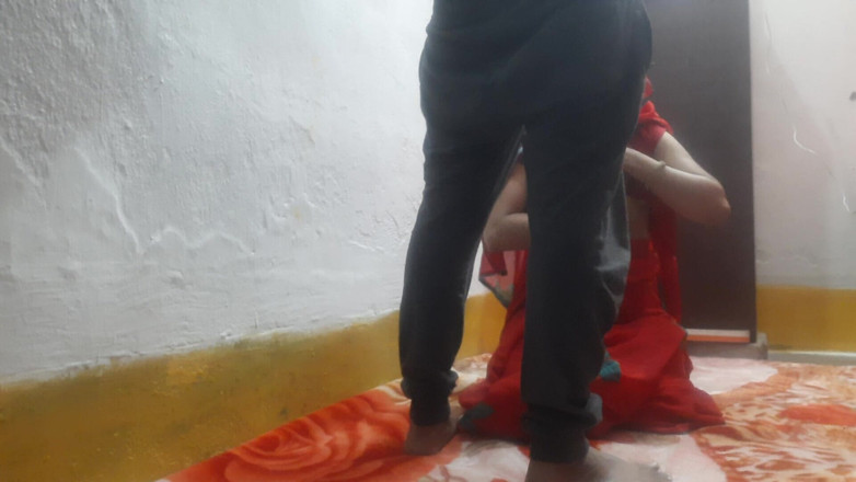 Busty Banuu: Red Saree prsatá prsa ženy šukají