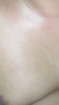 핑거링하는 동안 잡힌 인도 바비