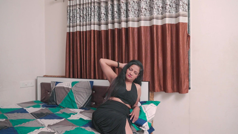 Desimaal69: Žhavá a sexy bhabhi přesvědčila svého manžela, aby měl sex