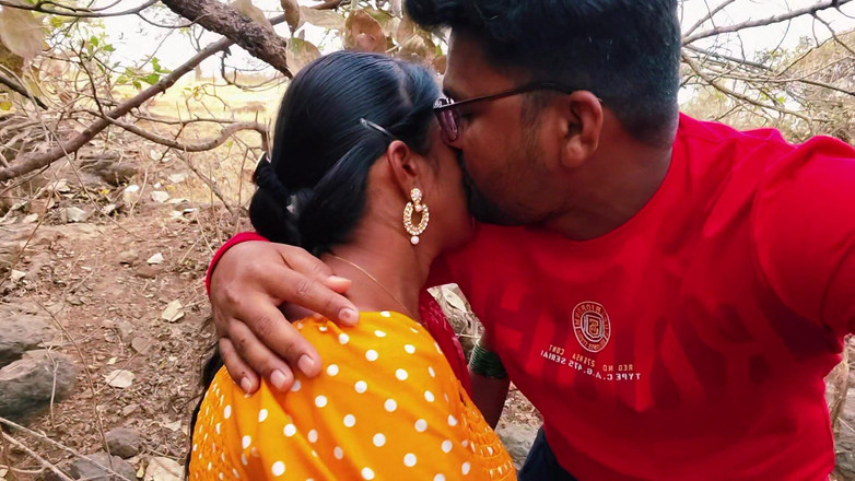 Premi pooja: Дезі бхабхі з красивими цицьками