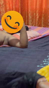 Saya mengongkek dan bermain MILF dengan buah dada besar menyusu