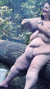 チャンキーはスカンキーになり、全身をポロポロになりました