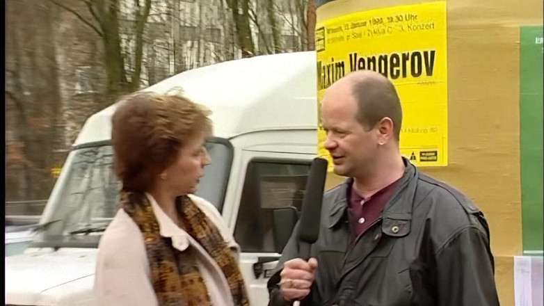 VintageXMovies: La entrevista de sexo en medio de la calle