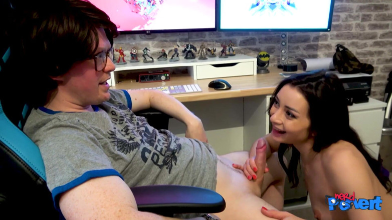Nerd Pervert: Valentina Bianco - итальянская членососка