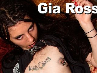 Picticon bondage and fetish: Gia Rossi , esposas y pinzas vibradoras se masturban