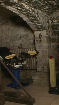 Domineert bondage en guillotine