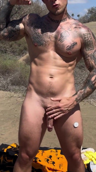 Exposición en la playa caliente !! Espero que nadie me descubra