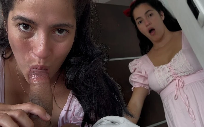 NamiQseiiin: 饥渴的继母骑在我的鸡巴上