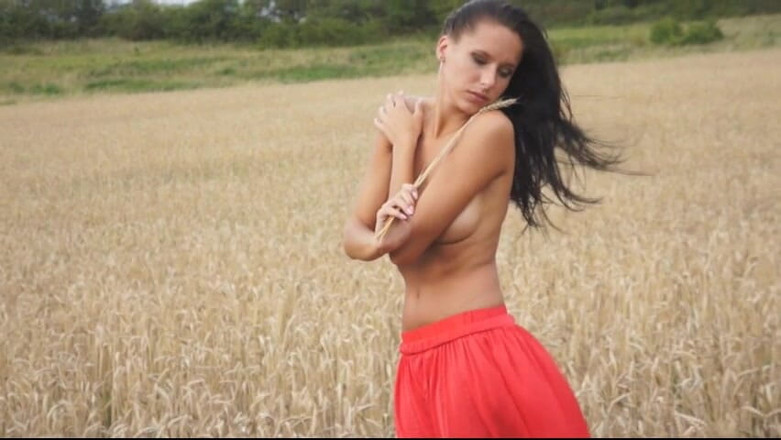 Watch4beauty: Máková holka