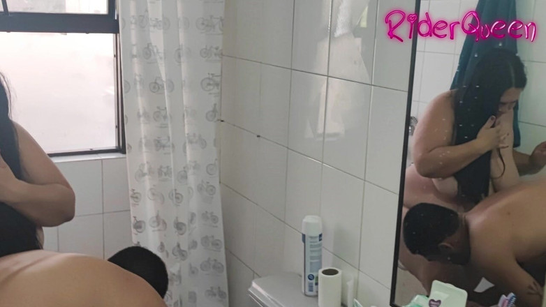 Riderqueen: Слайд-шоу в душе с моим пасыноком