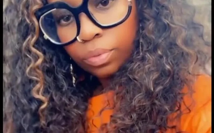 Diamond: Modeling One of My Stores Outfits Today.