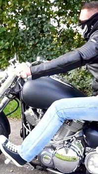 Motocyklista V Prdeli Cizinec Kurva Děvky Kunda!