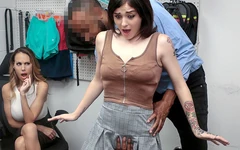 Shoplyfter mylf - hırsız genç ve büyük memeli üvey annesi güvenlik görevlisi tarafından sikiliyor