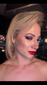 Heavy, Seductive Makeup or Casual Beauty?try Not to Blink, You Might Miss Something