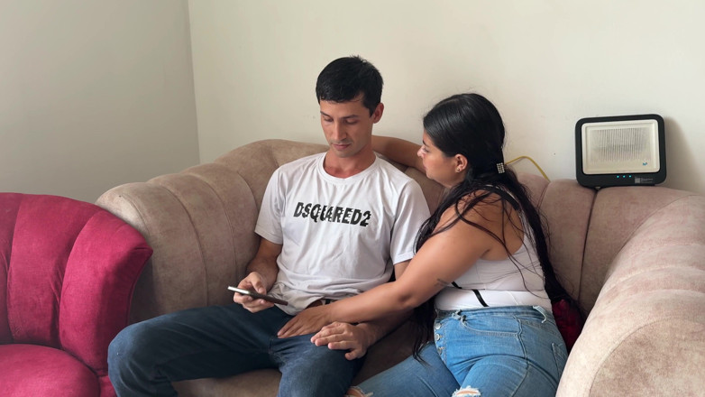 Alicilanyn09: Eu fodo meu enteado tímido para ensiná-lo como foder maduras