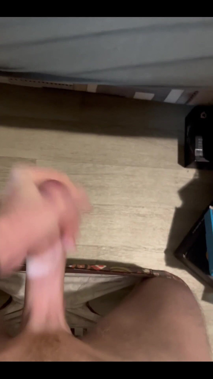 Johnny69227: 존나게 따먹히는 발정난 마른 트윈크