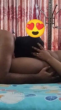 상사의 방에서 큰 엉덩이 동료를 따먹는 T-girl! 2부