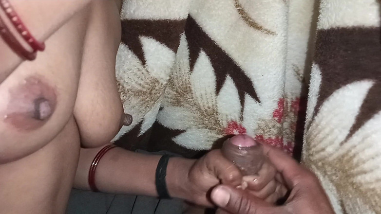 Sexy jaan: Soție indiancă desi frumoasă care îl pregătește pe soț pentru ejaculare