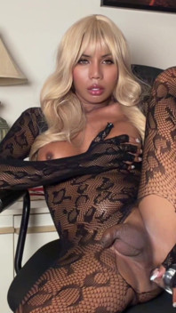 Rubia peluca solo masturbación con consolador y pies jugar