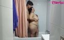 Mommy&#039;s fantasies: Sexueller relay zu dritt - blowjob in der dusche