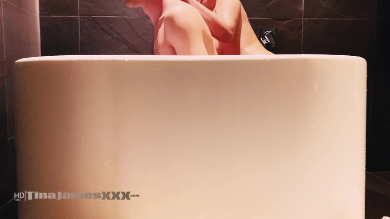 TinaJamesXXX: Hotel bathtime