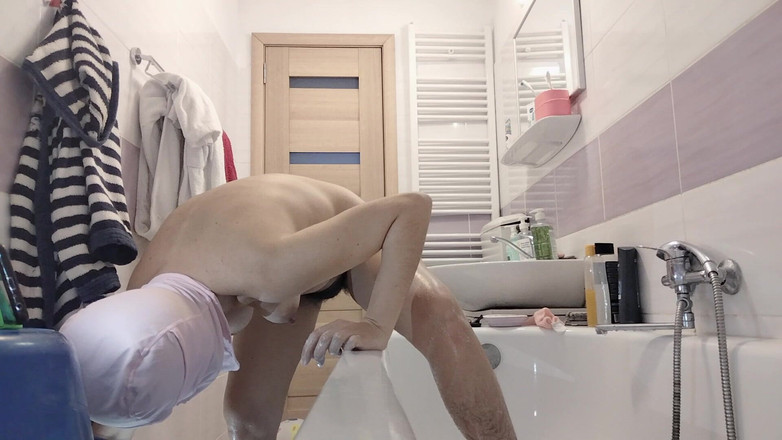 Amateur_MS: Sexy Bruneta Zkouší punčocháče, Chlupatá kundička, Velký zadek, Velká prsa....