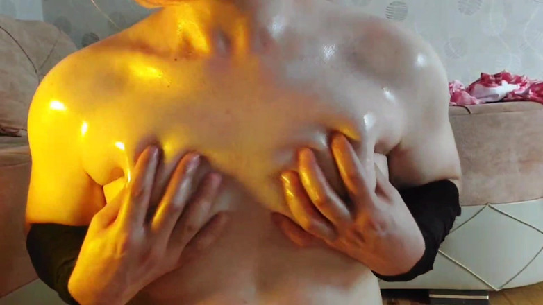 Kitty_Cross: Kommer med en oljemassage