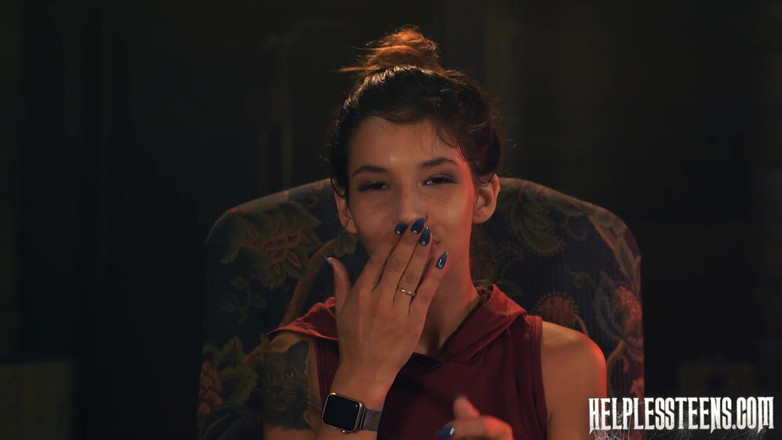 Helpless Teens: Kitty Carrera - abgewichst, gepimmelt und dominiert