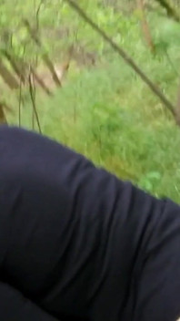 Turista puta convidada para foder seu primeiro cara que conheceu ao ar livre! Agente POV Waldemaria