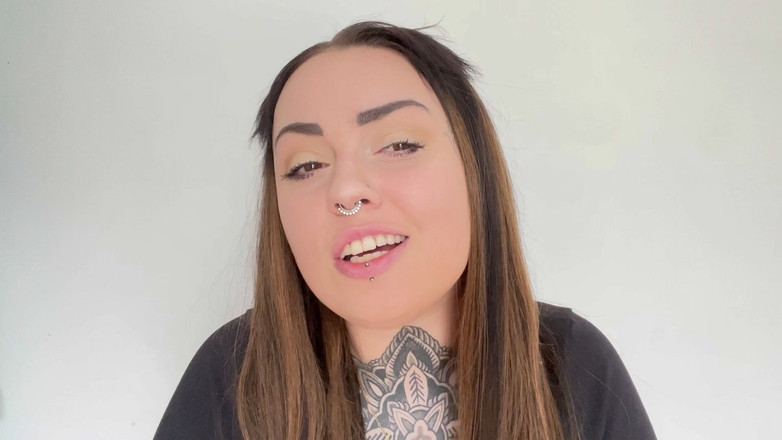 Miss Valentina: Spuszczanie na twarz bogini JOI