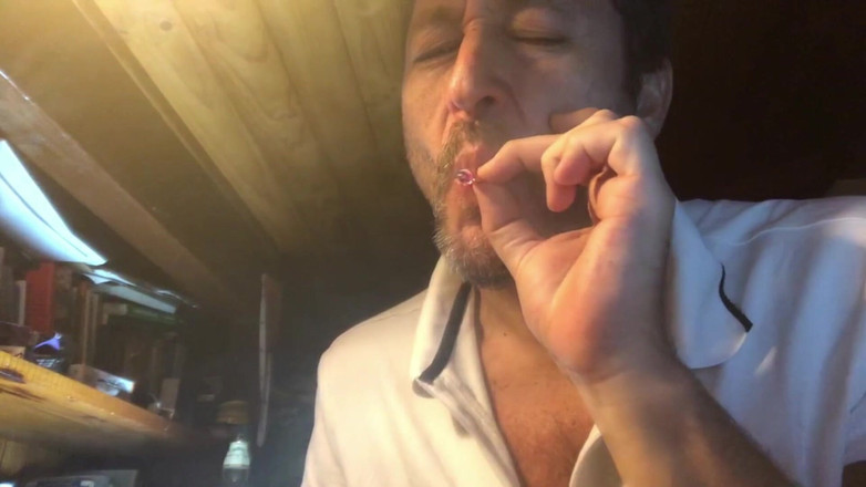 Fer All for pleasure: Fumer dans un polo