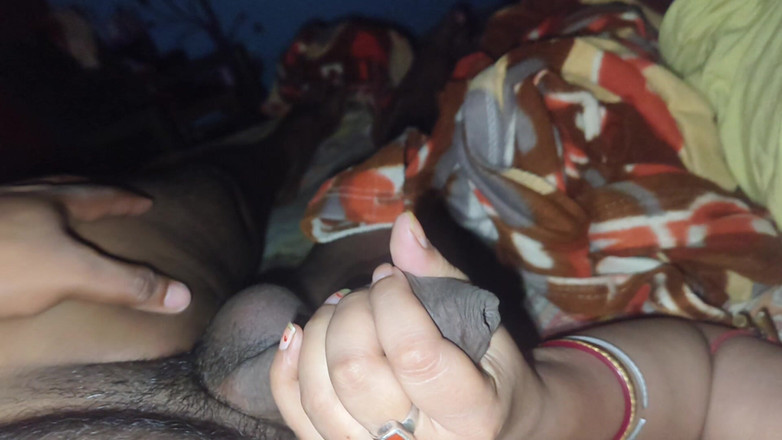 Angelmona: Petite amie desi, branlette à la maison