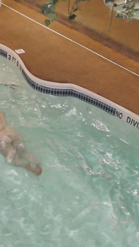 Nackt schwimmen