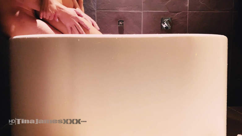 TinaJamesXXX: Thời gian tắm trong khách sạn