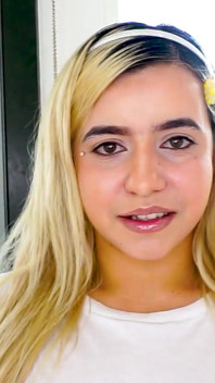 18letá amatérská teenagerka Ivonna Winter bez rukou polykání spermatu blowjbo