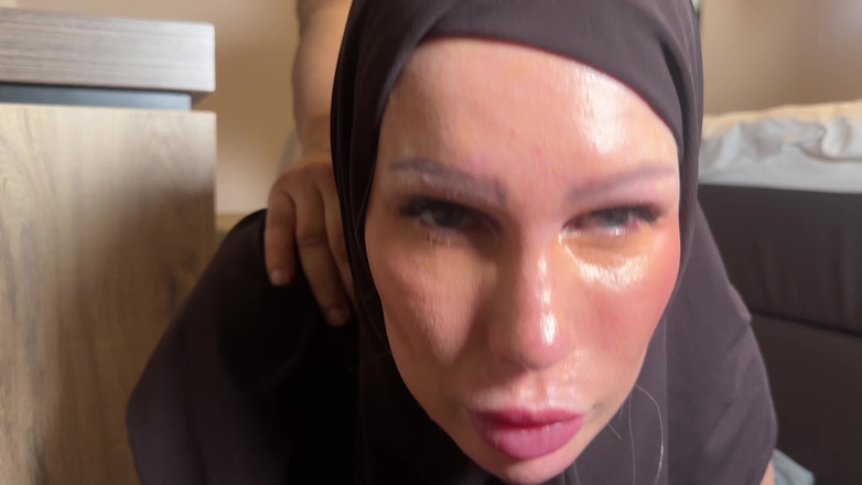 Lynn Lynx: Distracting My Husband During Ramadan