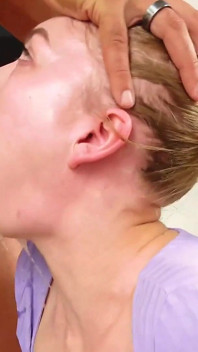 Amatur blonde comel disembuhkan kebimbangan sosialnya dengan terapi deepthroat!