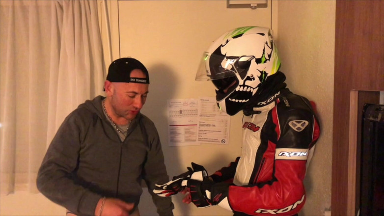 The fuckers raw studio: 2435 Přímo v hotelu B Motorbiker v kožených šatech