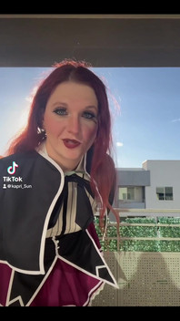 你想要抚摸我的乳房吗？