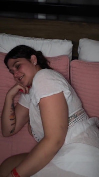 Siren a iubit să primesc o ejaculare înăuntru dublă de două pule mari și negre!!