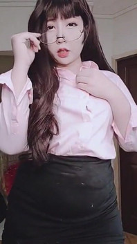 란제리 오피스 기어로 괴롭히는 열정적인 Aokochans Climax 비 십대